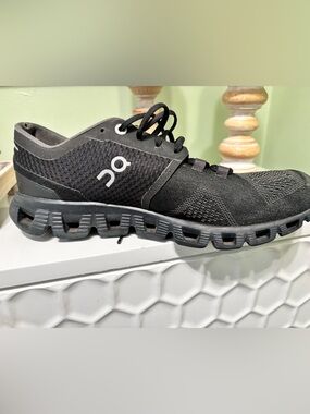 Cloud black healion sneakers